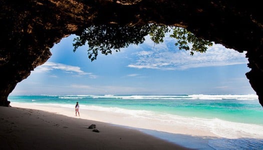 15 pantai tersembunyi di Bali dengan pesona yang tiada duanya