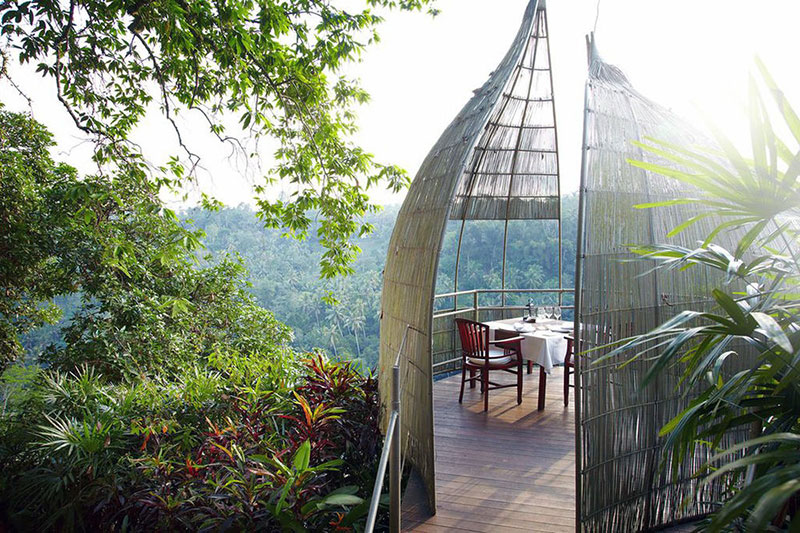 kupu-kupu-barong-dining