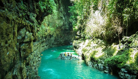 Tempat wisata alam tersembunyi di Jawa Barat yang paling eksotik