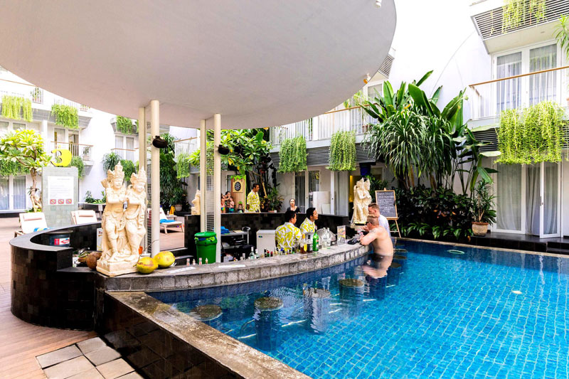 10-Eden---Pool-Bar3