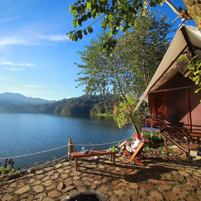 4-4-glamping-lakeside-2