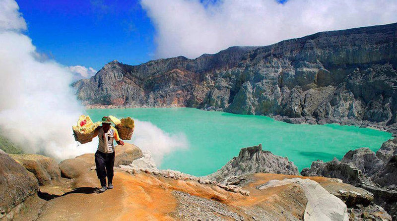 9-3-ijen-via-Wanderlust-East-Java