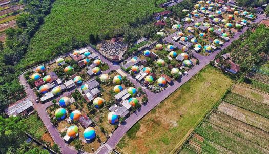 15 tempat wisata penuh warna di Indonesia paling Instagrammable yang memikat mata dan hati