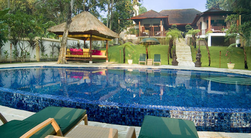 villamako-pool