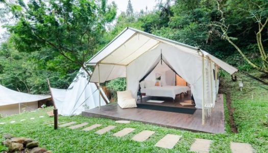 Glamping mewah keluarga di Bogor! – Forest Garden Batu Layang