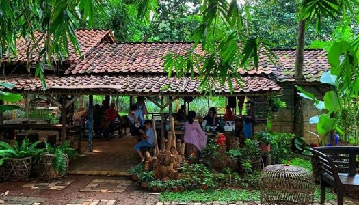 Tempat makan ‘ndeso’ tersembunyi di BSD Tangerang di tengah hutan bambu – Warung Tuman