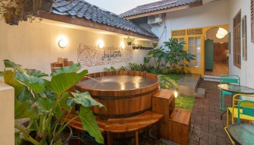 Staycation hemat di Jogja? Penginapan dengan “jacuzzi” outdoor ini 50 ribuan aja per malam! – Wonderloft Hostel Jogja