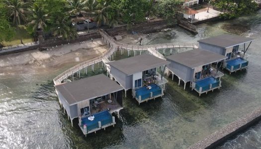 Aston Anyer Beach Hotel: Cuma 2 jam dari Jakarta, Villa terapung romantis ala Maldvies!
