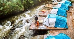 13 Tempat glamping tengah hutan di Bandung untuk liburan anti-ribet
