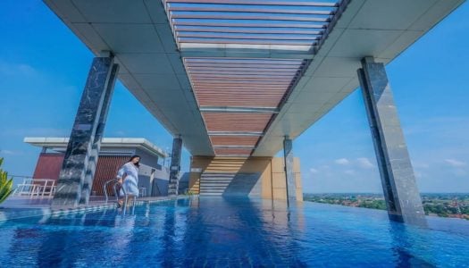 13 Hotel murah terbaik di Cirebon dengan kolam renang, pilihan menginap yang terjangkau!