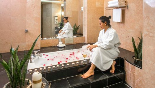10 Affordable luxury hotels in Johor Bahru with romantic bathtub and pool near top shopping and dining hotspots!