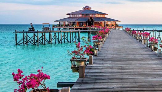 This pristine dive spot in Sabah is nestled on a tiny island in the middle of the sea! – Lankayan Island Dive Resort