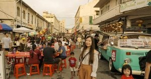 还再去马六甲鸡场街？那你就OUT了: 带你逛最新夜市祈安美食街(Kee Ann Food Street)！