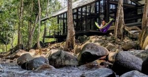 周末KL游！入住河畔旁的超美玻璃屋 - Tanah Larwina Retreat