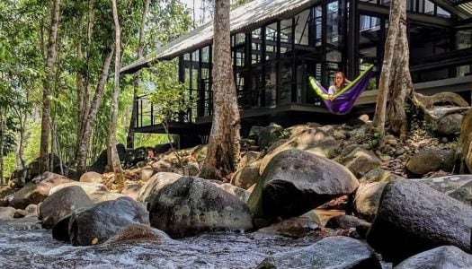 周末KL游！入住河畔旁的超美玻璃屋 – Tanah Larwina Retreat