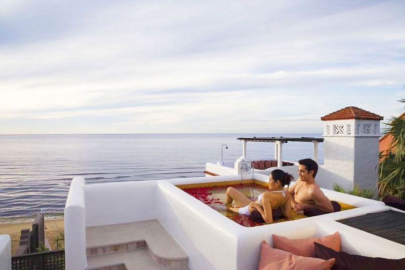 1-rooftop-pool-2