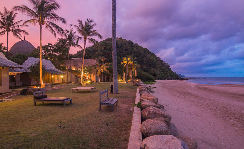 11-tropical-cottage-2