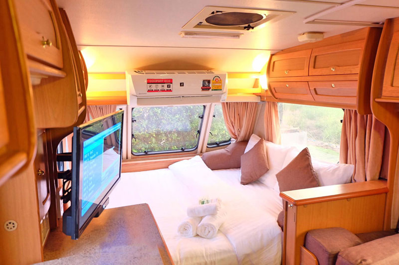 7-3-caravan-interior
