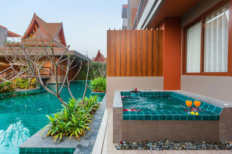 10-3-jacuzzi-pool-access-2