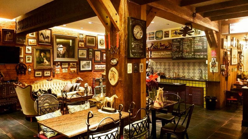11-d-ponycafe-interior-via-youloveoil
