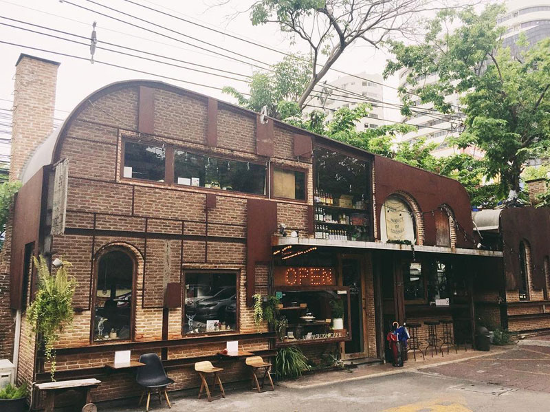 5-1-Unfashion-Cafe-via-ziyachiang