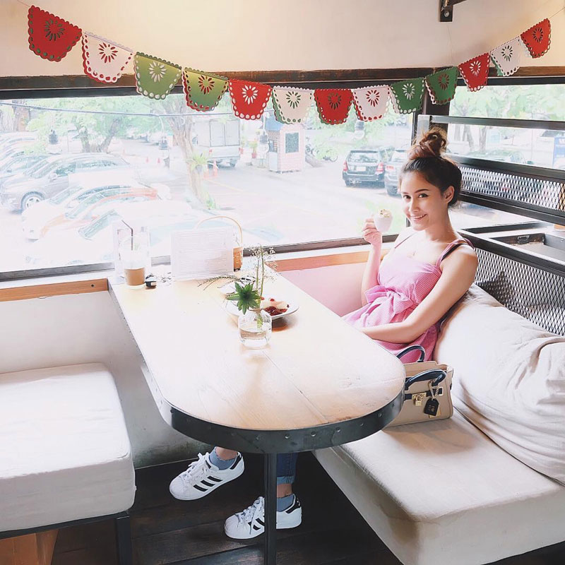 5-3-seat-Unfashion-Cafe-via-danita_ju