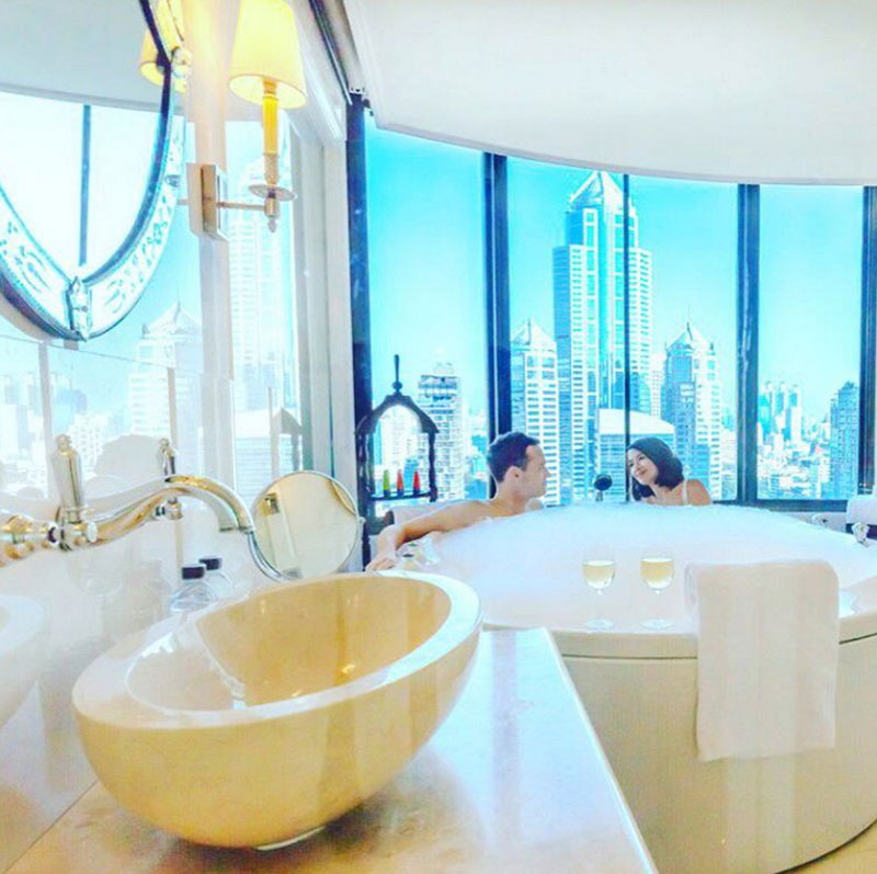 6-2-bathtub-via-holidayrunway