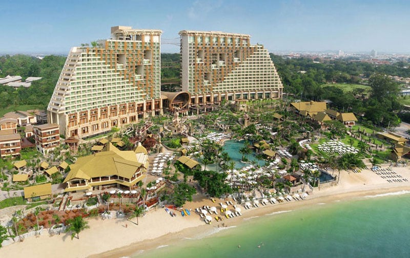2-1.-Centara-Grand-Mirage-Beach-Resort