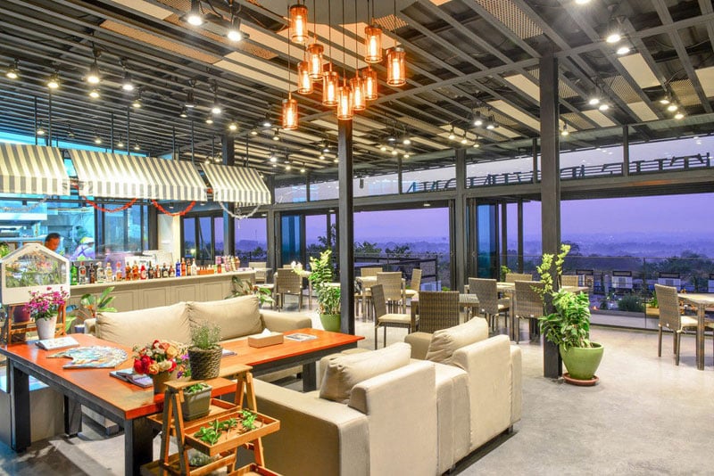 9-4-lobby-lounge