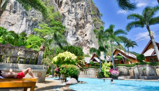 【甲米 (Krabi)住宿】17间适合一家四口的家庭套房！靠近海边又有泳池！不用RM280就住得到！